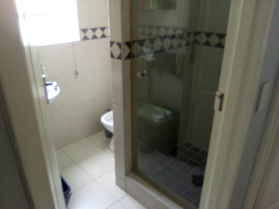 To Let 1 Bedroom Property for Rent in Goodwood Park Western Cape